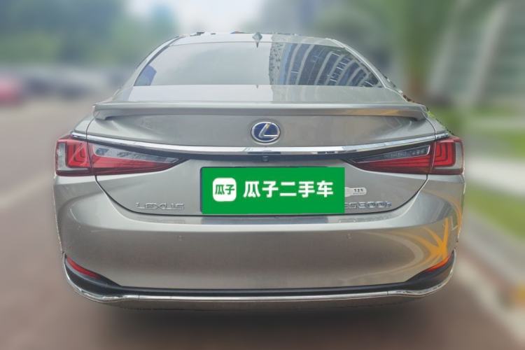 Used Lexus ES  Rear