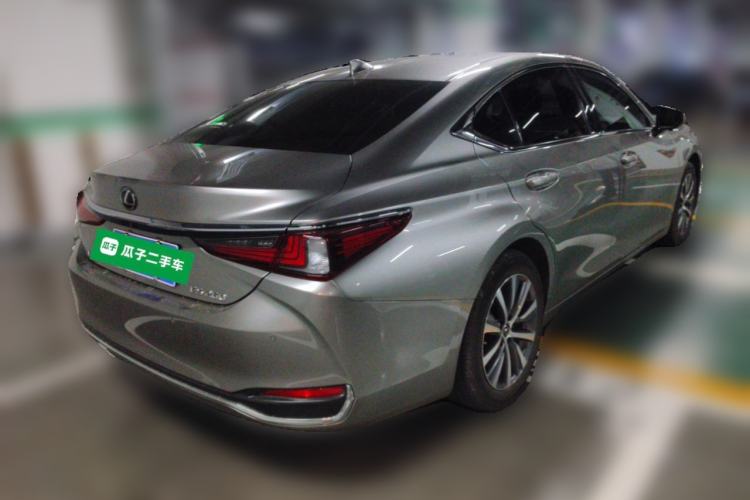 Used Lexus ES 2020 260 Excellence Edition Rear Right 45 Deg