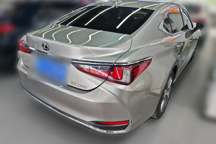 Used Lexus ES 2020 200 Excellence Edition Rear Right 45 Deg