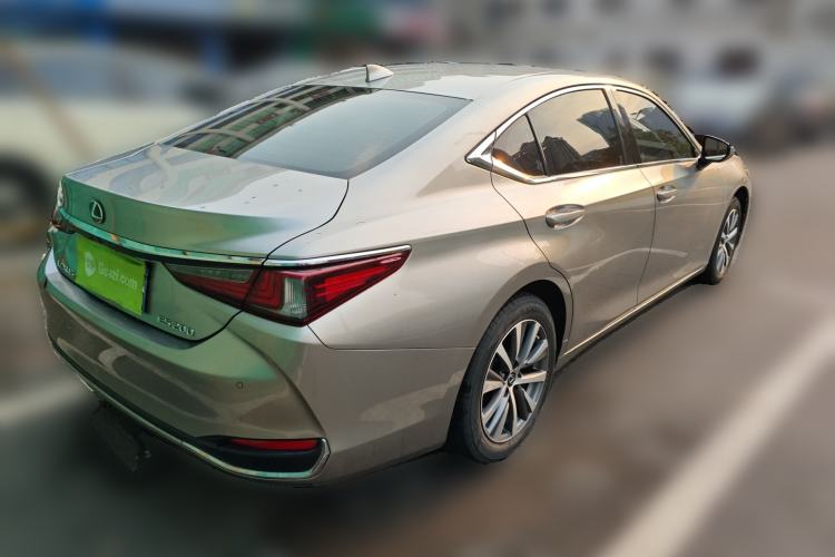 Used Lexus ES 2020 200 Excellence Edition Rear Right 45 Deg
