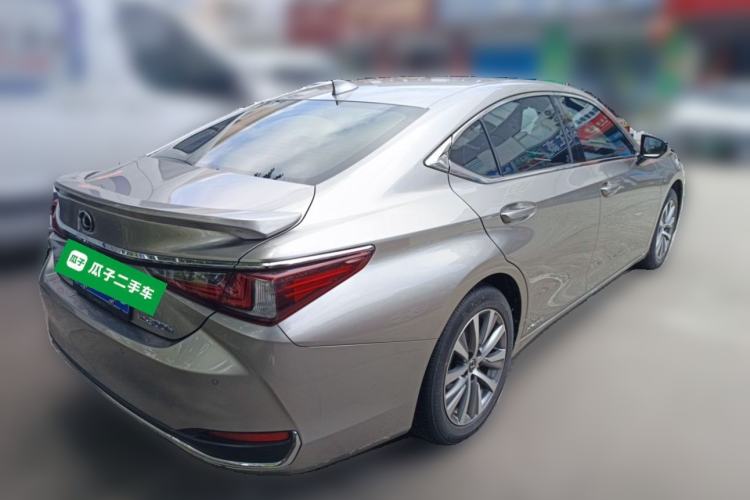 Used Lexus ES 2020 200 Excellence Edition Rear Right 45 Deg