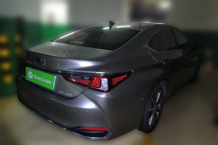 Used Lexus ES 2020 200 Excellence Edition Rear Right 45 Deg