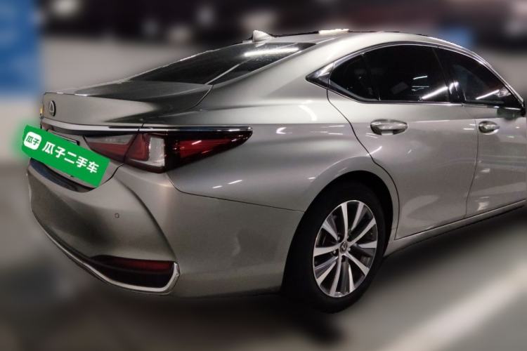 Used Lexus ES 2020 200 Excellence Edition Rear Right 45 Deg