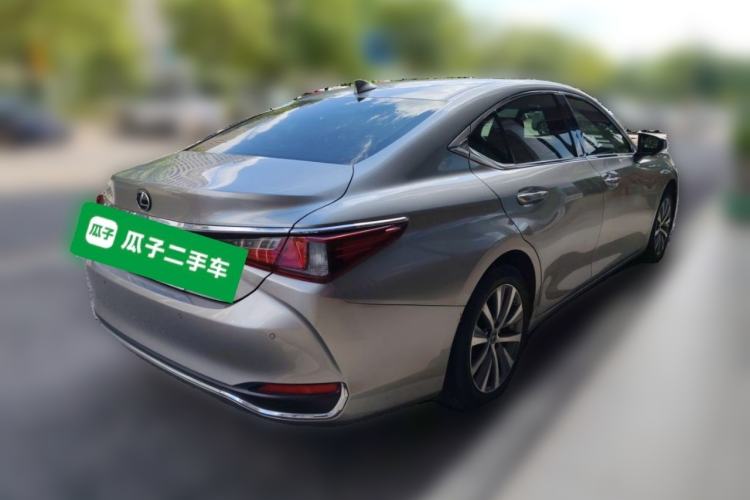 Used Lexus ES 2020 200 Excellence Edition Rear Right 45 Deg