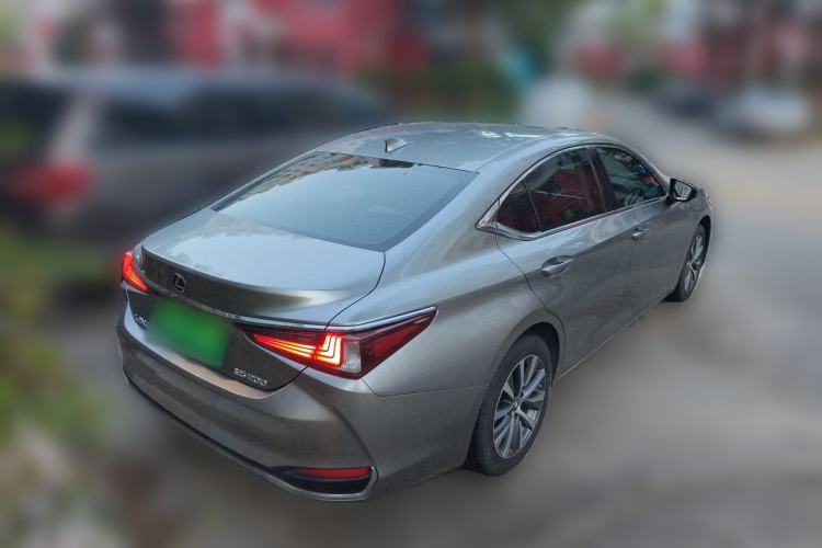 Used Lexus ES 2020 200 Excellence Edition Rear Right 45 Deg