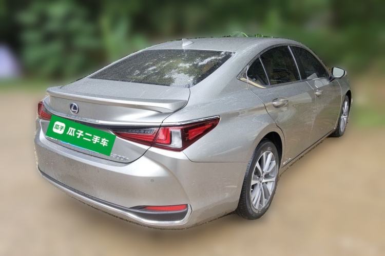 Used Lexus ES 2020 300h Premier Edition Rear Right 45 Deg