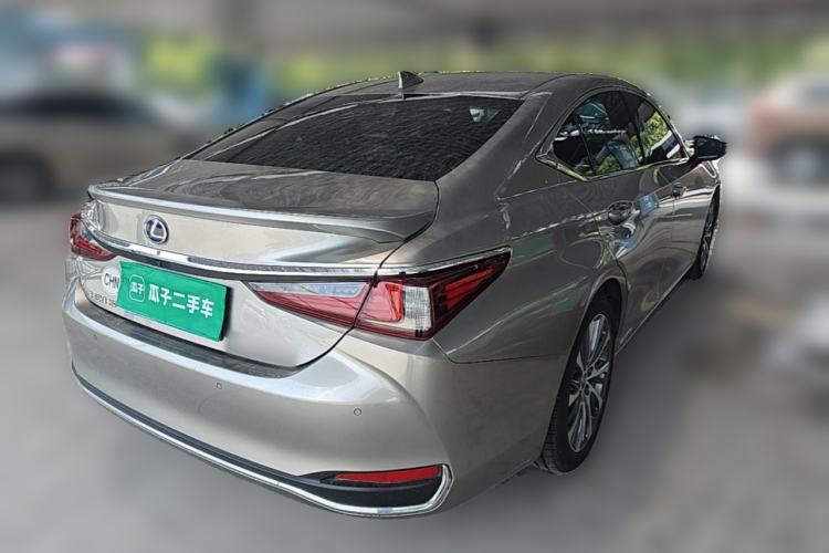 Used Lexus ES 2020 300h Premium Edition Rear Right 45 Deg