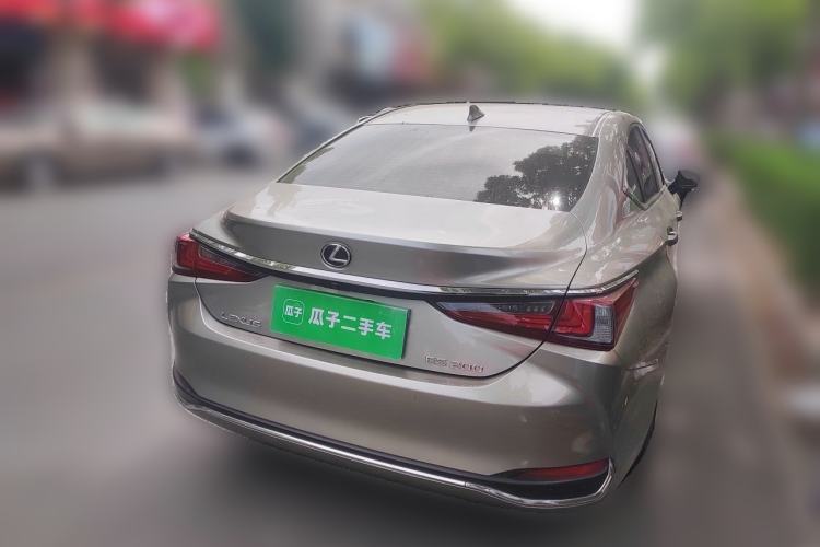 Used Lexus ES 2020 200 Excellence Edition Rear Right 45 Deg