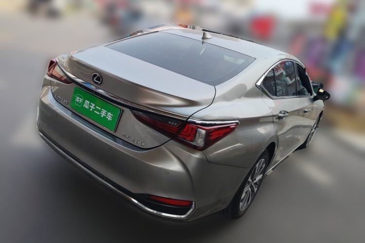 Used Lexus ES 2020 200 Excellence Edition Rear Right 45 Deg