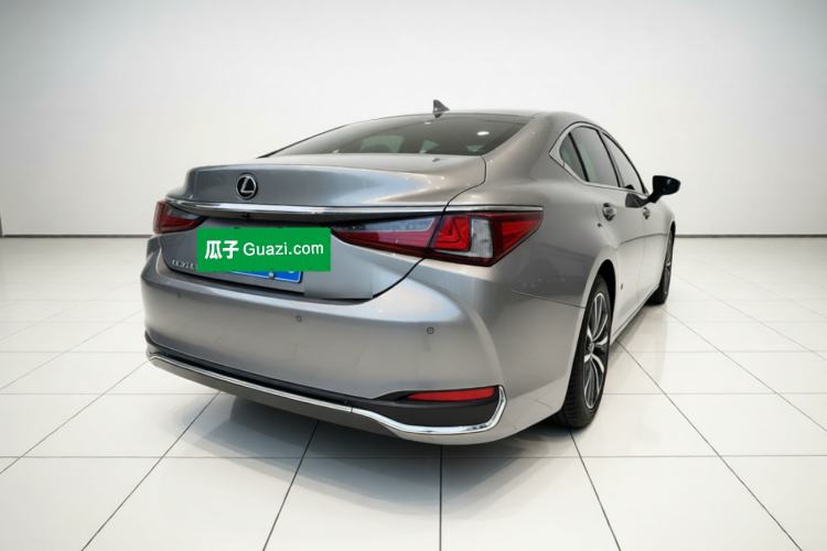 Used Lexus ES 2020 200 Excellence Edition Rear Right 45 Deg