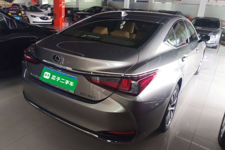 Used Lexus ES 2020 200 Excellence Edition Rear Right 45 Deg