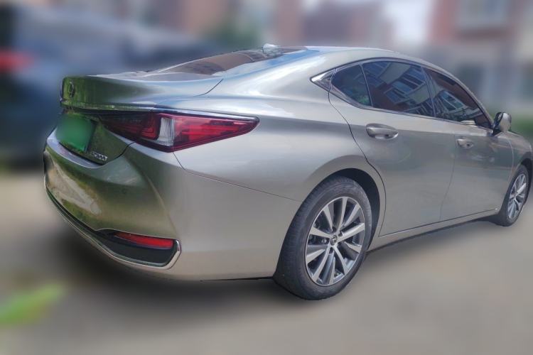 Used Lexus ES 2020 200 Excellence Edition Rear Right 45 Deg