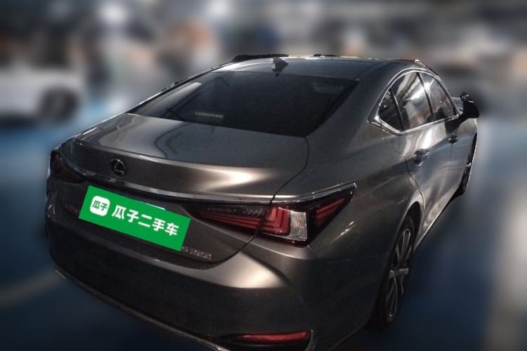 Used Lexus ES 2020 200 Luxury Edition Rear Right 45 Deg