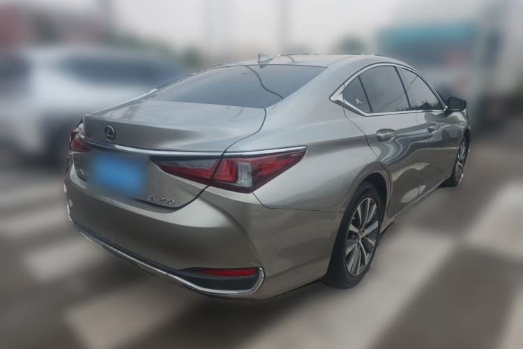 Used Lexus ES 2020 200 Excellence Edition Rear Right 45 Deg