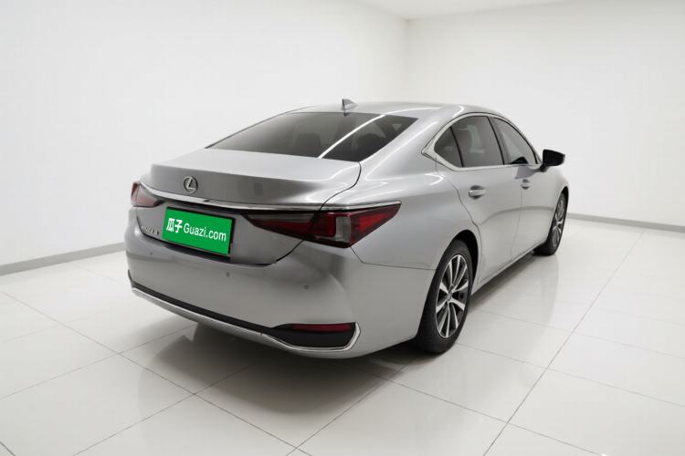 Used Lexus ES 2020 200 Excellence Edition Rear Right 45 Deg