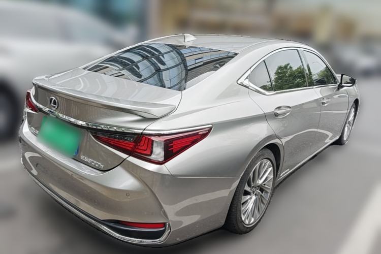 Used Lexus ES 2020 300h Executive Edition Rear Right 45 Deg