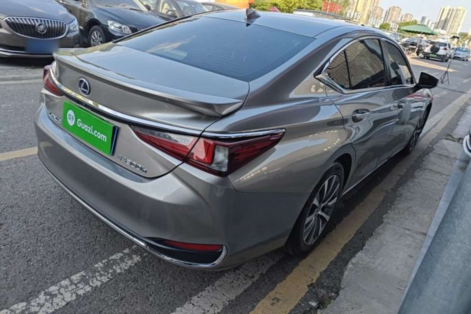 Used Lexus ES 2020 300h Premier Edition Rear Right 45 Deg