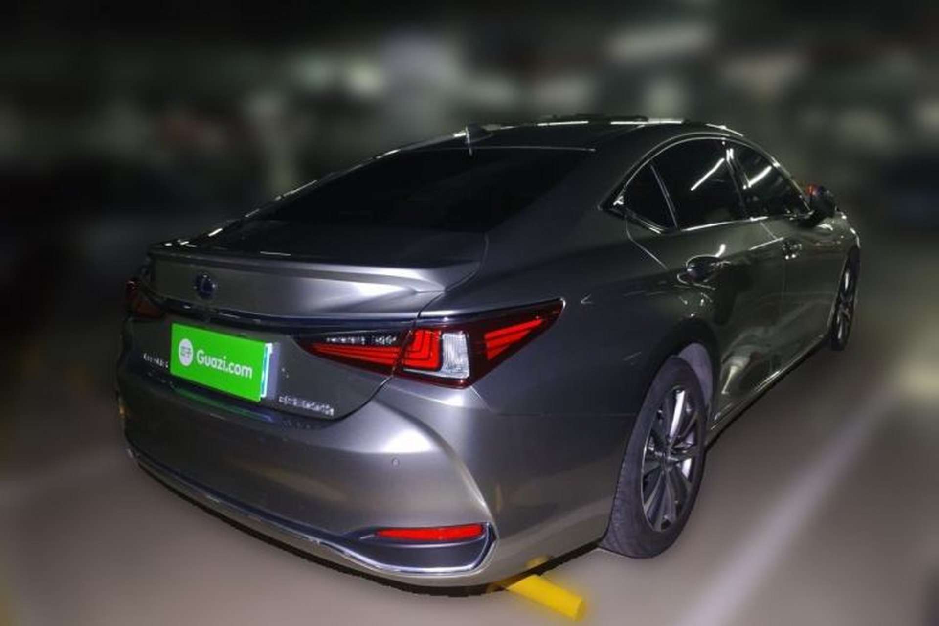 Used Lexus ES 2020 300h Premier Edition Rear Right 45 Deg