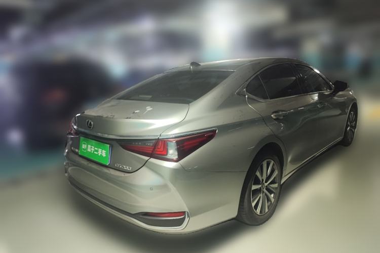 Used Lexus ES 2020 200 Excellence Edition Rear Right 45 Deg