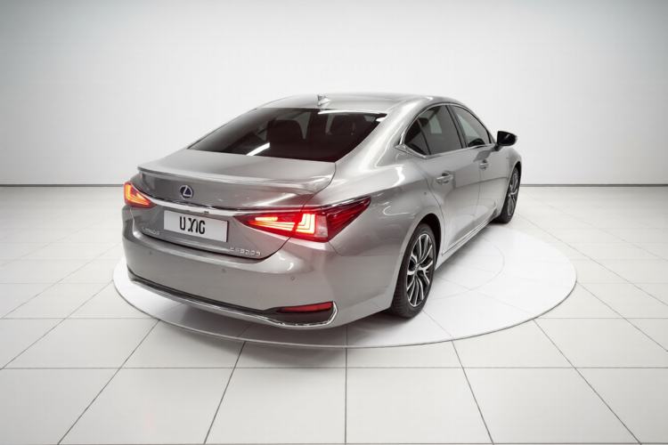 Used Lexus ES 2020 300h Premier Edition Rear Right 45 Deg