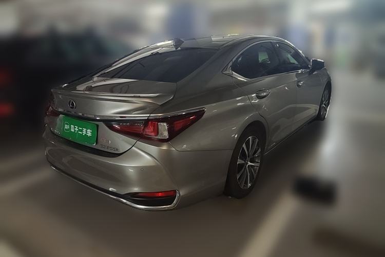 Used Lexus ES  Rear Right 45 Deg