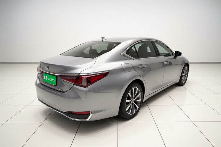 Used Lexus ES 2020 200 Excellence Edition Rear Right 45 Deg