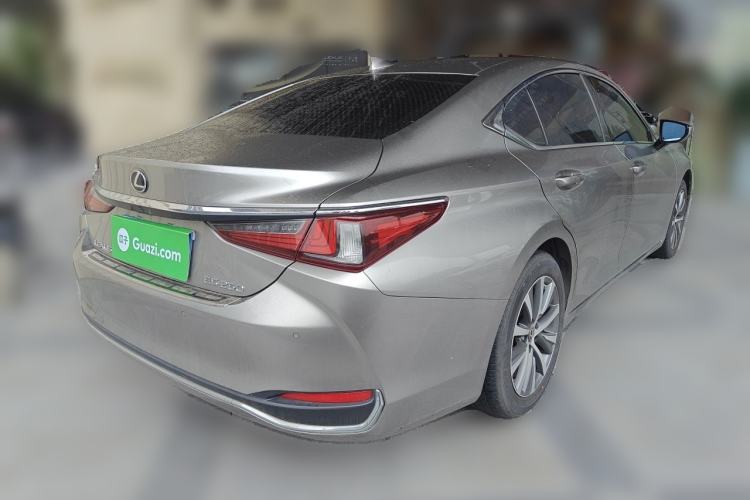 Used Lexus ES 2020 260 Excellence Edition Rear Right 45 Deg