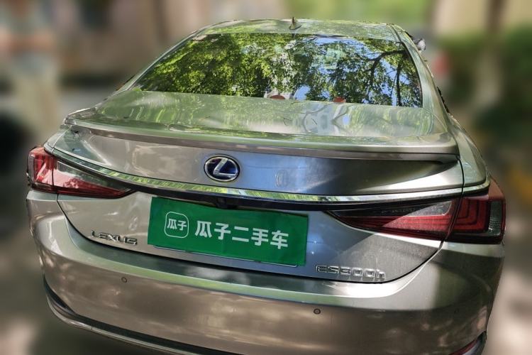 Used Lexus ES 2020 300h Executive Edition Rear
