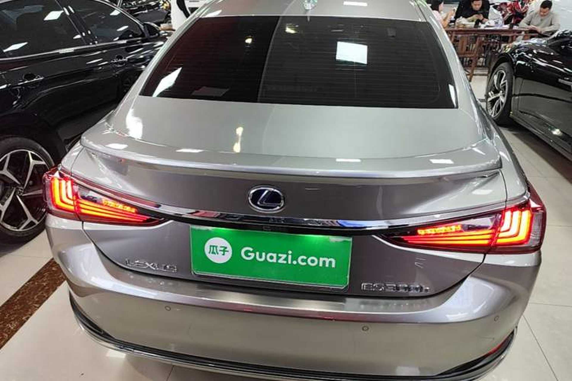 Used Lexus ES 2020 300h Premier Edition Rear