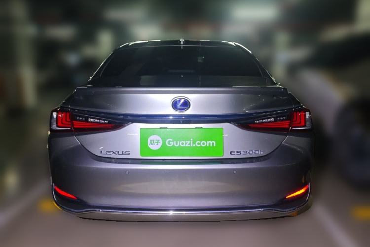 Used Lexus ES 2020 300h Premier Edition Rear