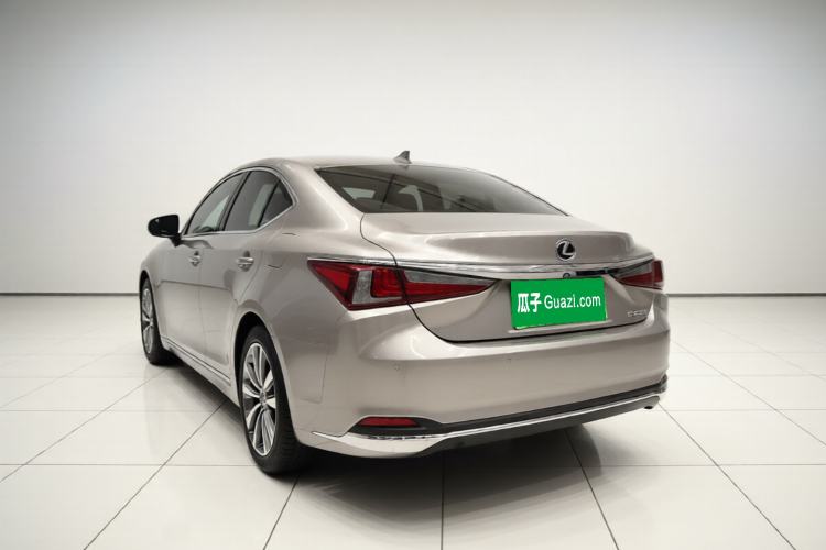 Used Lexus ES 2020 200 Excellence Edition Rear