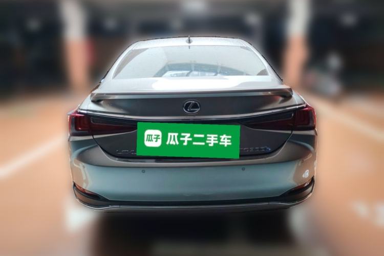 Used Lexus ES 2020 300h Deluxe Edition Rear