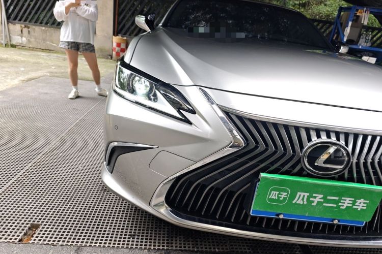 Used Lexus ES 2020 200 Luxury Edition Right Front Headlight