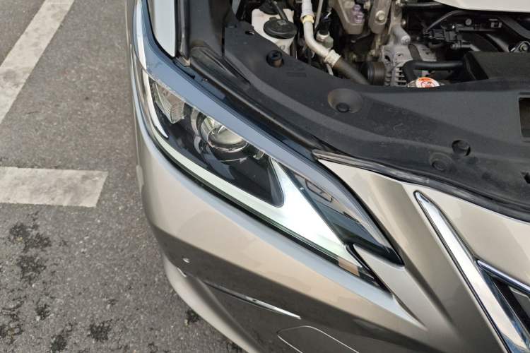 Used Lexus ES 2020 200 Excellence Edition Right Front Headlight