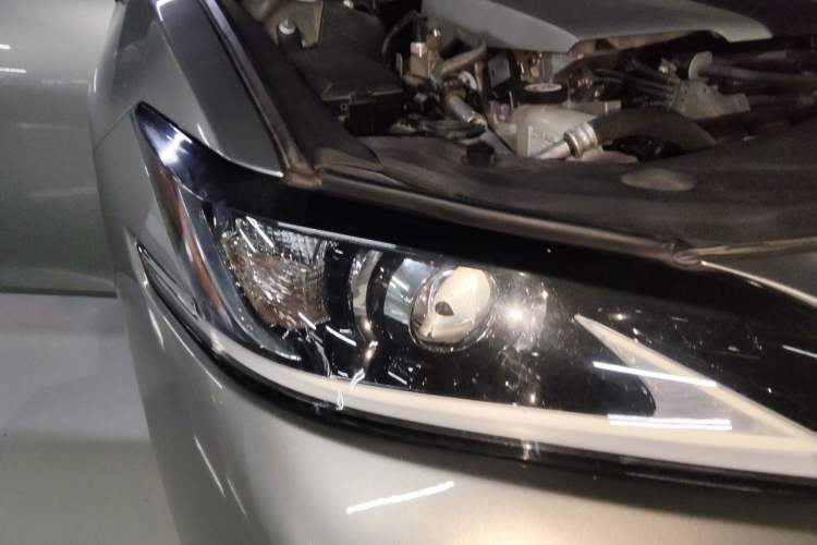 Used Lexus ES 2020 300h Premier Edition Right Front Headlight