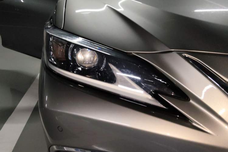 Used Lexus ES 2020 200 Excellence Edition Right Front Headlight