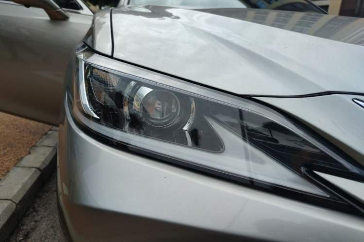 Used Lexus ES 2020 200 Excellence Edition Right Front Headlight