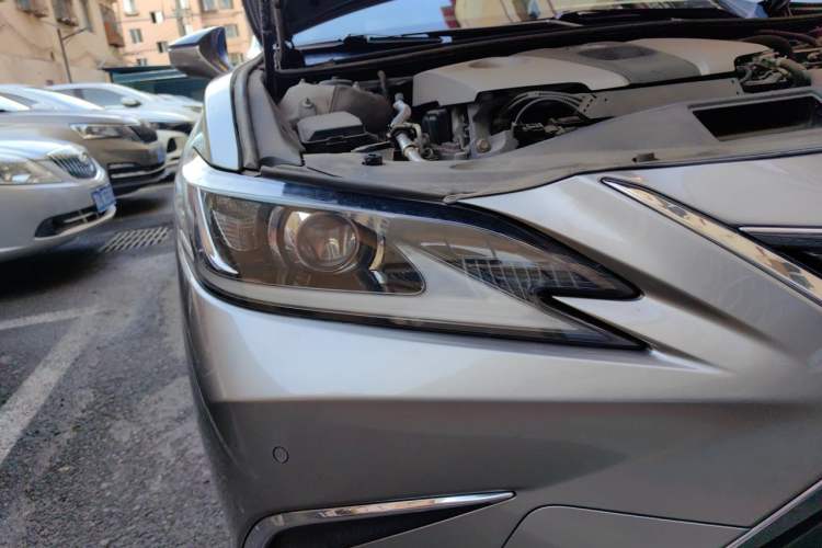 Used Lexus ES 2020 260 Excellence Edition Right Front Headlight
