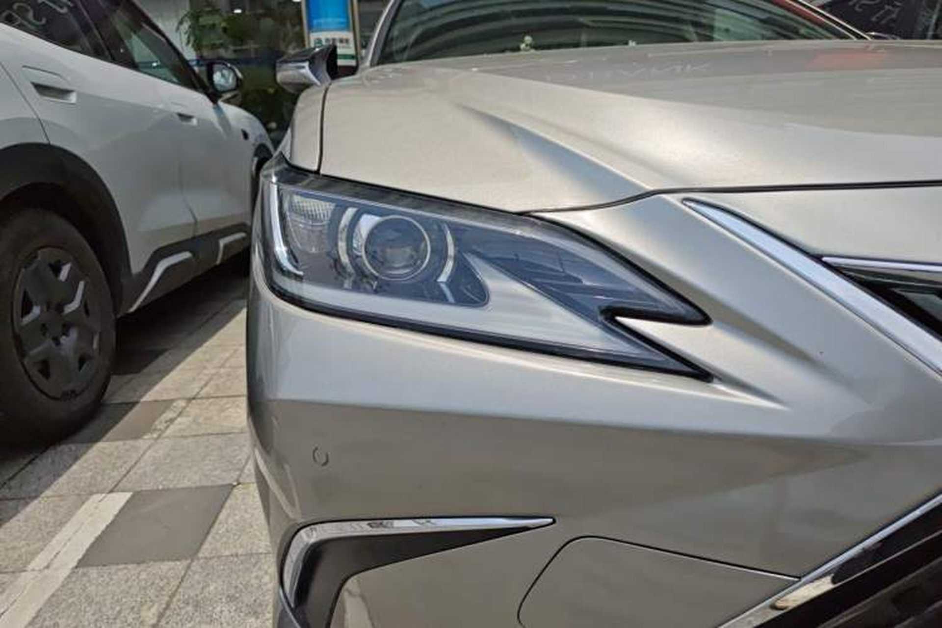 Used Lexus ES 2020 200 Excellence Edition Right Front Headlight