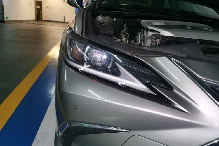 Used Lexus ES 2020 200 Excellence Edition Right Front Headlight