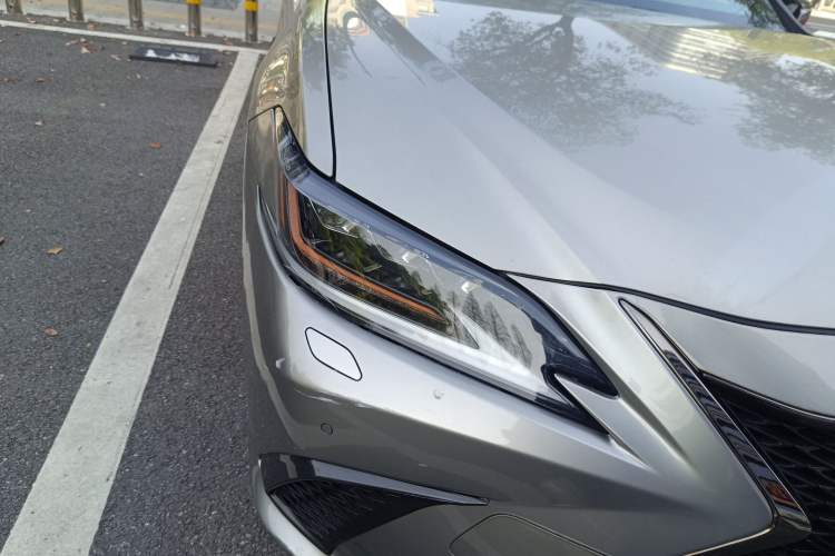 Used Lexus ES 2020 260 F SPORT Right Front Headlight