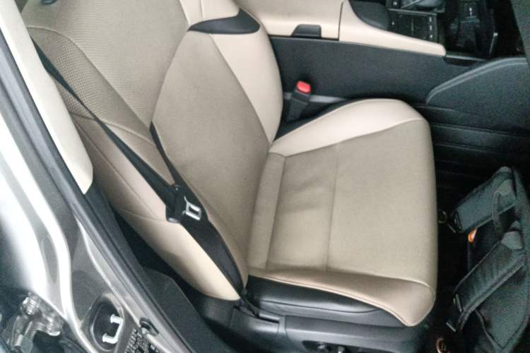 Used Lexus ES 2020 300h Premier Edition Right Front Seat