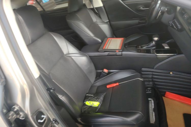 Used Lexus ES 2020 200 Excellence Edition Right Front Seat