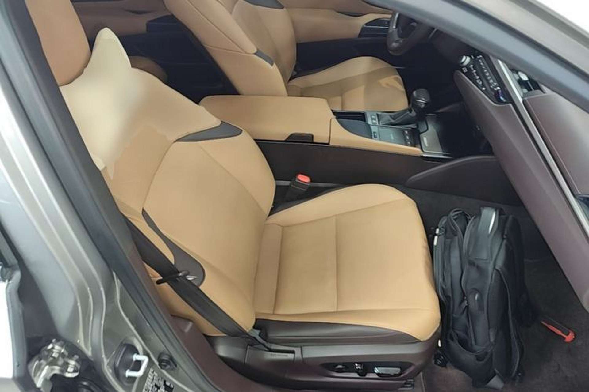 Used Lexus ES 2020 300h Premier Edition Right Front Seat
