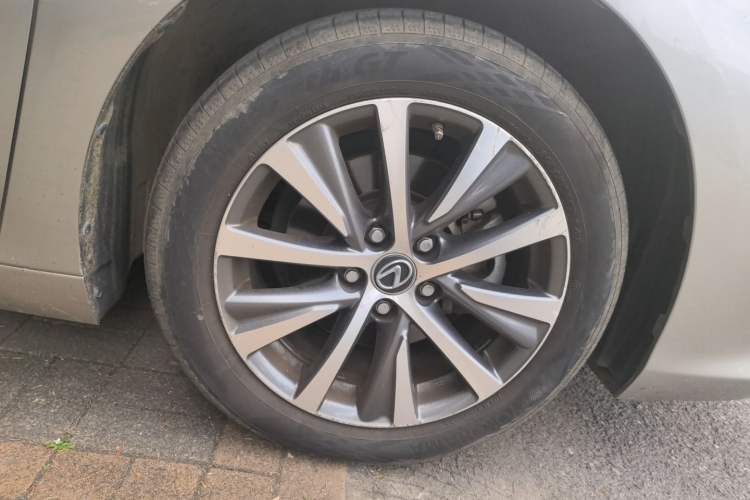 Used Lexus ES 2020 200 Excellence Edition Right Front Wheel Hub