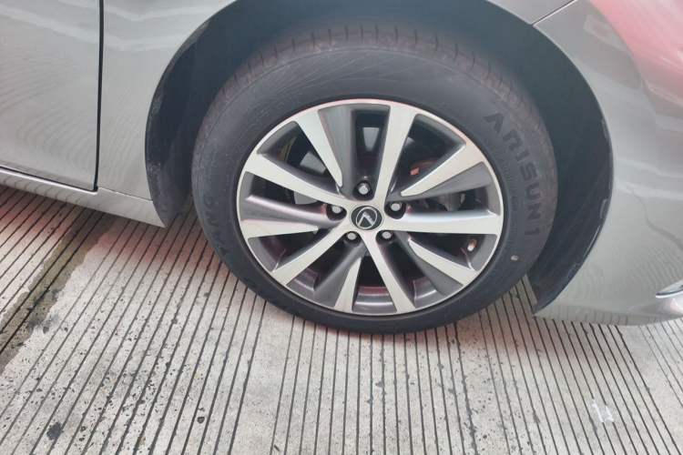 Used Lexus ES 2020 200 Excellence Edition Right Front Wheel Hub