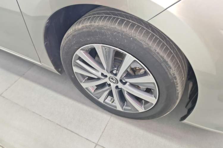 Used Lexus ES 2020 200 Excellence Edition Right Front Wheel Hub