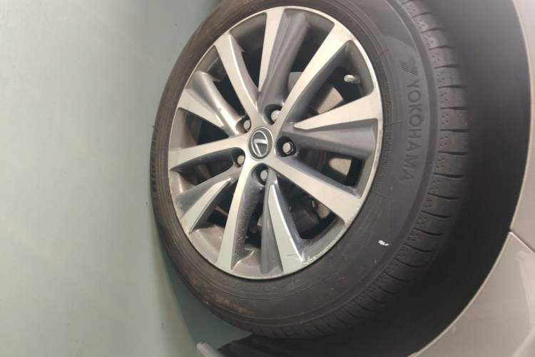 Used Lexus ES 2020 200 Excellence Edition Right Front Wheel Hub
