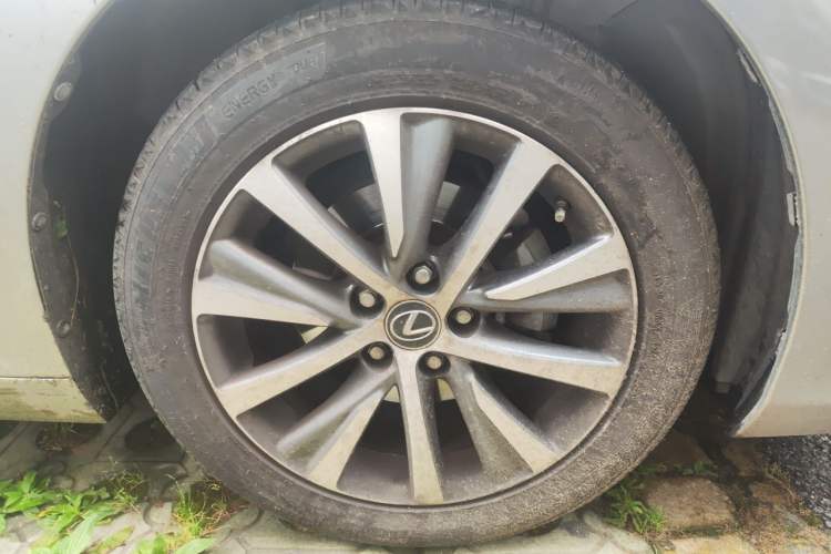 Used Lexus ES 2020 200 Excellence Edition Right Front Wheel Hub