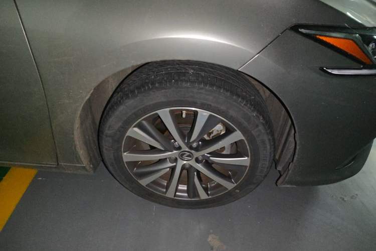 Used Lexus ES 2020 200 Excellence Edition Right Front Wheel Hub